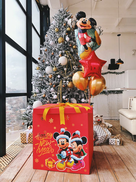 Коробка сюрприз з кульками «Новорічний Міккі Маус»